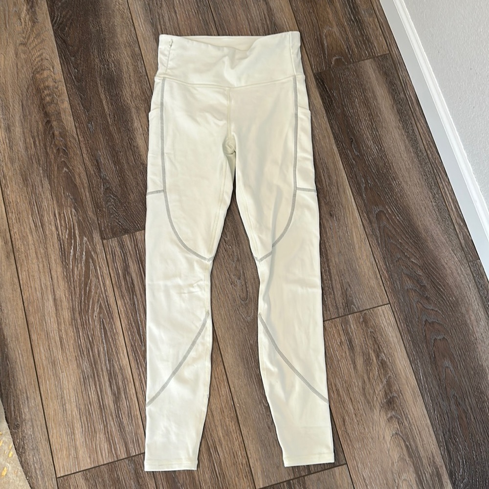 Fabletics Off White Leggings With Pockets - Worn Once - Size Small